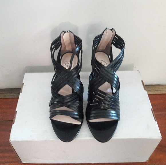 Gabriella Rocha - Picture 3 of 4